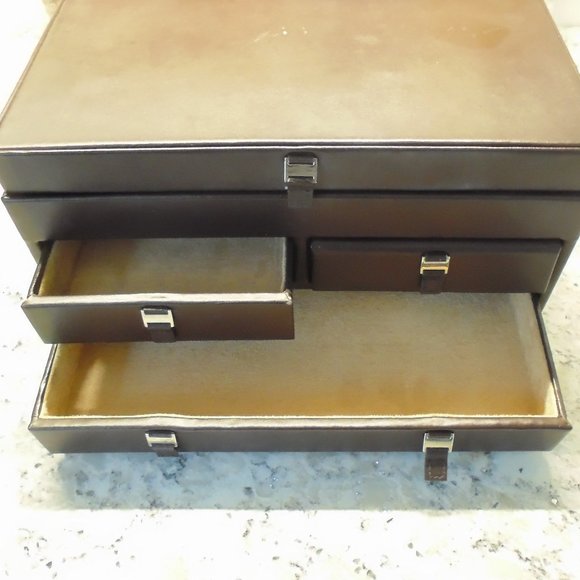 Women's Red Envelope Leather Jewelry Box - Picture 5 of 9